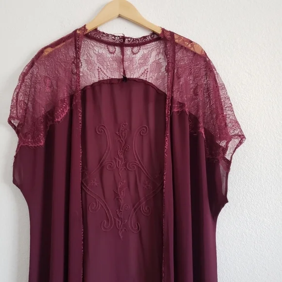 Smell the roses lace embroidered Duster - Picture 5 of 6